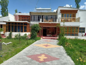 Shayok guest House